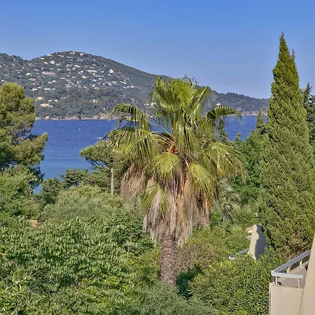 Апартаменты La Pinede - Small 2 Bedroom Sea View - With Swimming Pool Ле-Лаванду