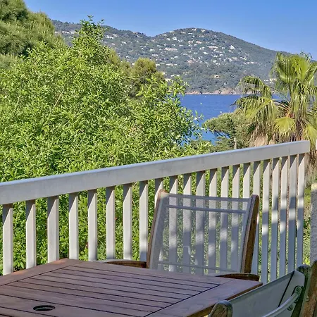 La Pinède - Small 2 Bedroom Sea View - With Swimming Pool * Le Lavandou