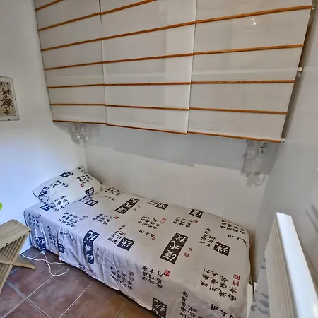 La Pinede - Small 2 Bedroom Sea View - With Swimming Pool * לה לבאנדו