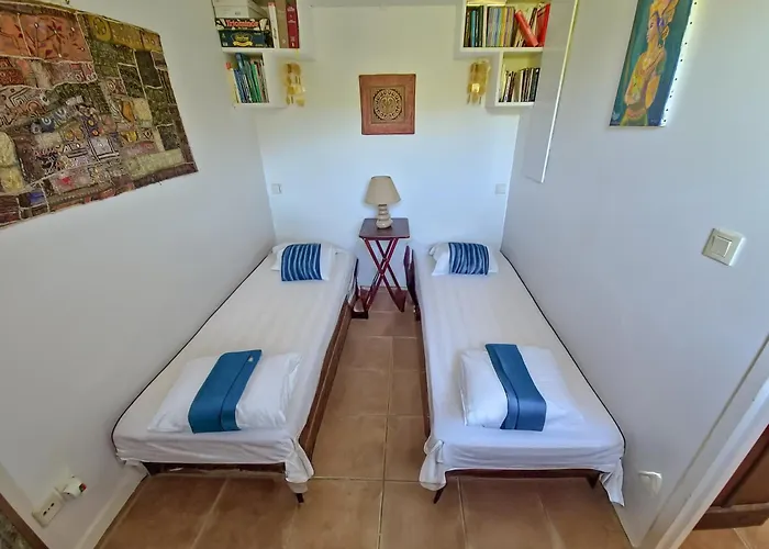 La Pinede - Small 2 Bedroom Sea View - With Swimming Pool Lägenhet Le Lavandou